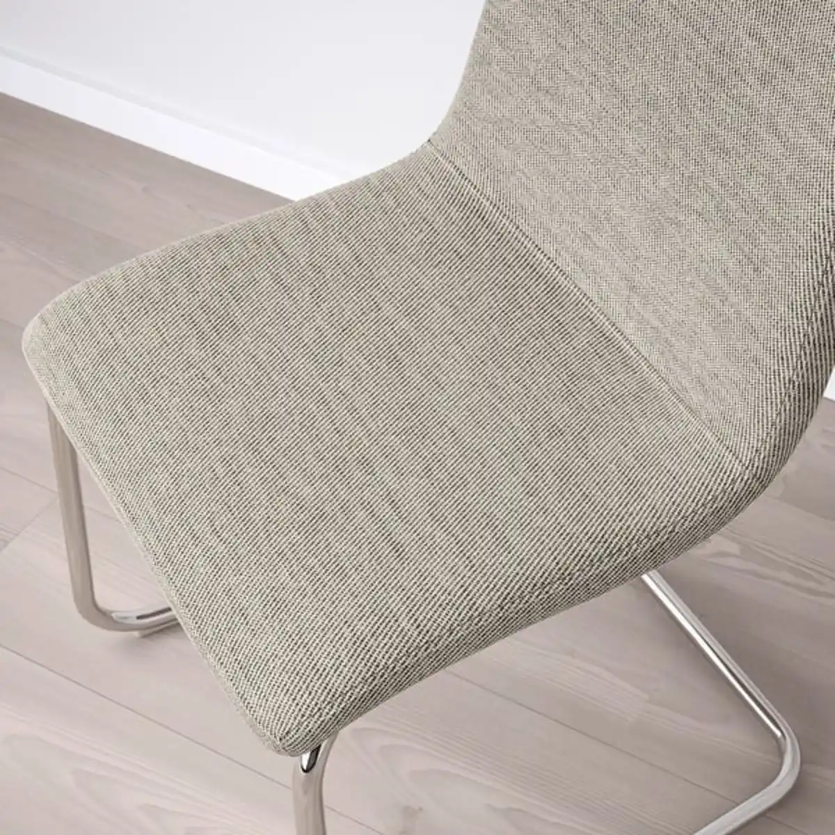 Bild 4 von MARIEDAMM / LUSTEBO Tisch und 4 Stühle, Eiche weiß/Viarp beige/braun, 105 cm