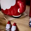 Bild 2 von VINTERFINT Dose mit Deckel, Weihnachtsmann rot, 1.0 l