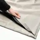 Bild 4 von LÖNNSTÄVMAL 2 Gardinenschals (verdunk.), beige/mit Gardinenband, 145x300 cm