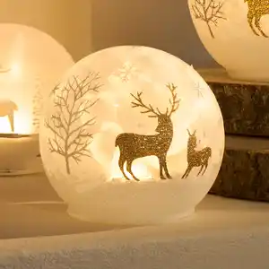 LED-Glaskugel "Winterzauber" mit Timerfunktion