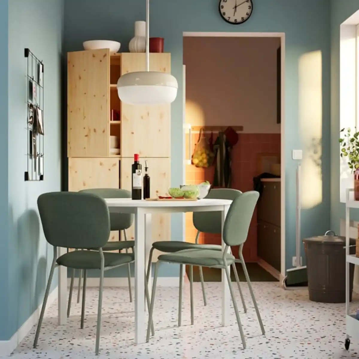 Bild 3 von VIHALS Tisch, weiß/weiß, 107 cm