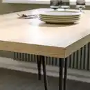 Bild 3 von SKÅLSTA Tisch, Eichenachbildung/Haarnadel schwarzgrau, 140x80 cm