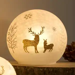 LED-Glaskugel "Winterzauber" mit Timerfunktion