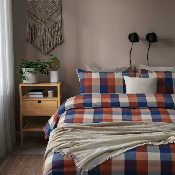 Bild 3 von BLÅSENAP Bettwäsche-Set, 3-teilig, bunt/Karo, 240x220/80x80 cm