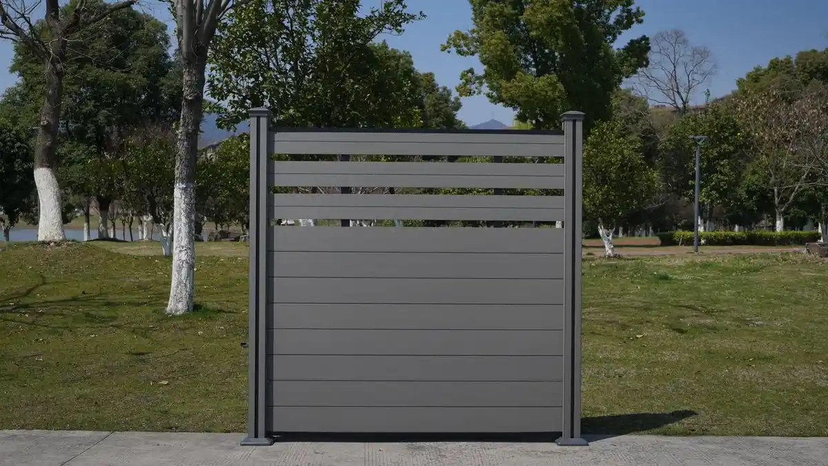 Bild 4 von WPC-Sichtschutzzaun CORTADO - 5x Element + 6x Pfosten mit 3 Luftöffnungen - Grau