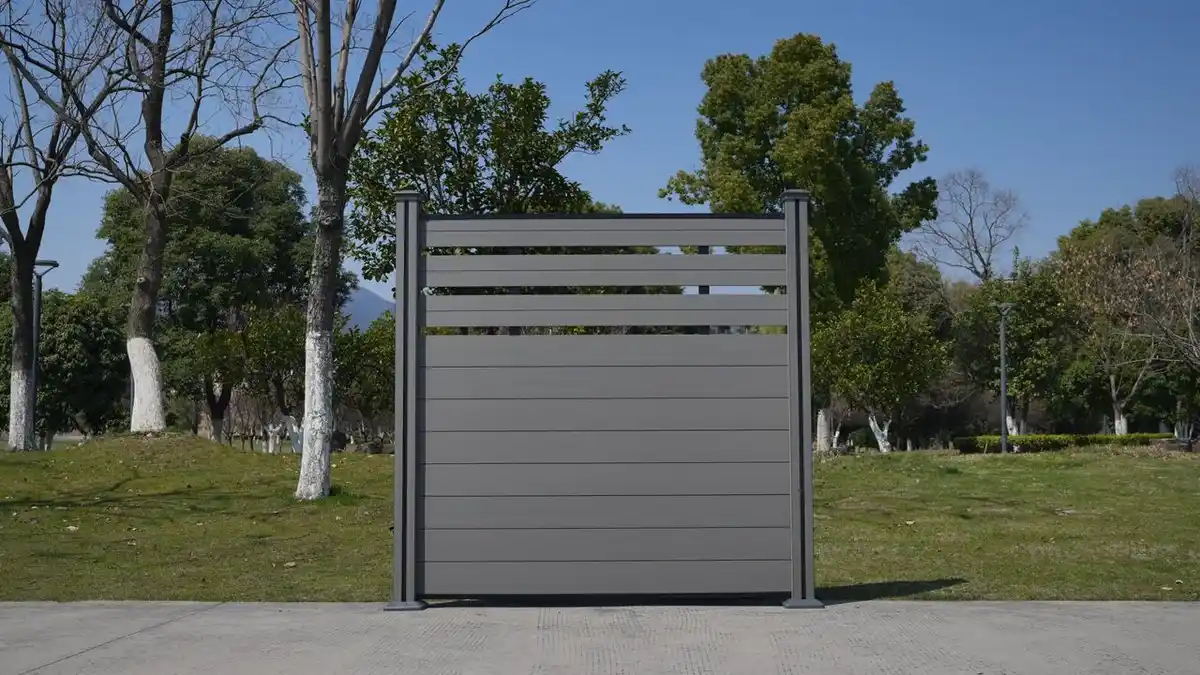 Bild 3 von WPC-Sichtschutzzaun CORTADO - 5x Element + 6x Pfosten mit 3 Luftöffnungen - Grau