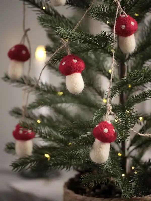 Bild 2 von Künstlicher Baum FROST Ø42xH60cm m/40 LED und Timer