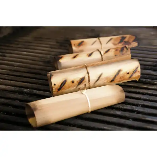 Bild 2 von WEBER Räucherholz, 8 Stück, Zedernholz