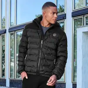Herren-Steppjacke mit abnehmbarer Kapuze