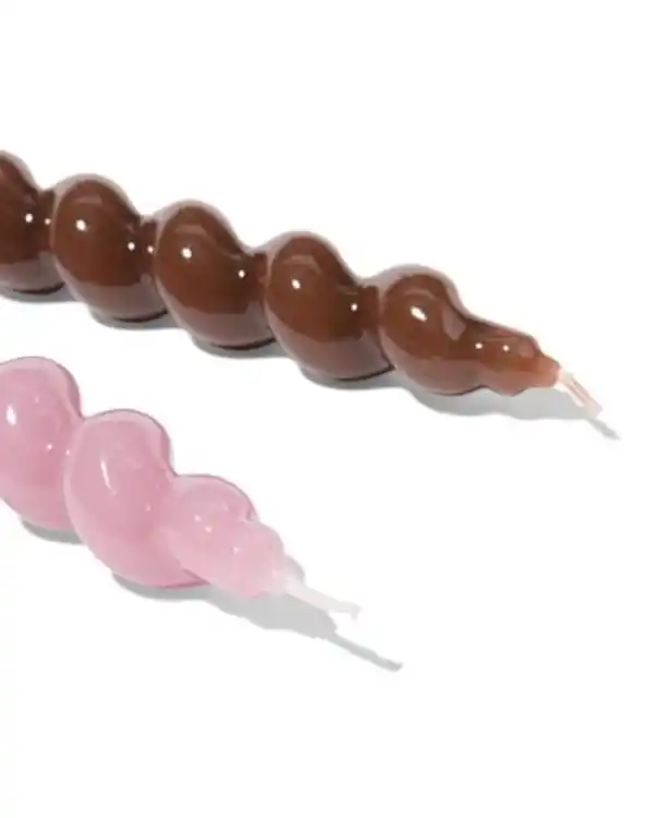 Bild 3 von Haushaltskerzen, Ø 2,2 × 20 cm, gedreht, rosa – 2 Stück