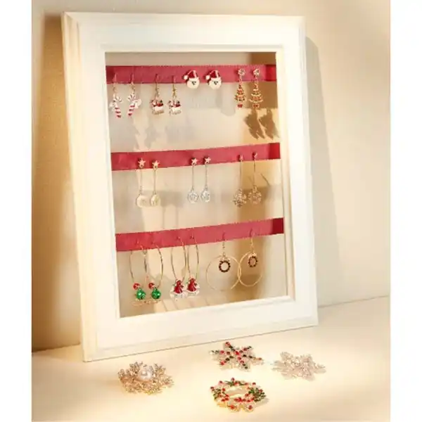 Bild 1 von Creolen, Ohrringe und Broschen