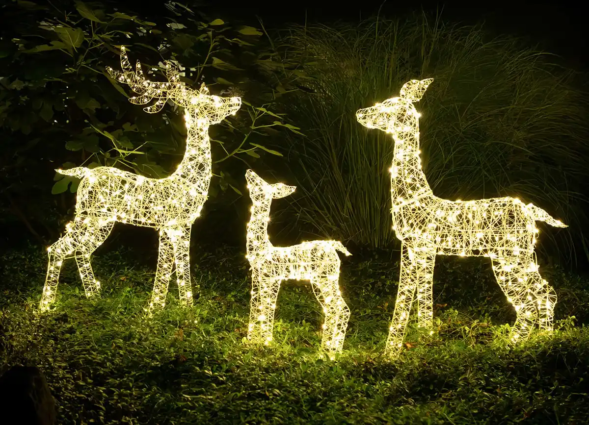 Bild 1 von LED-Rentierfamilie mit 700 LEDs mit Timer für Außenbereich Warmweiß