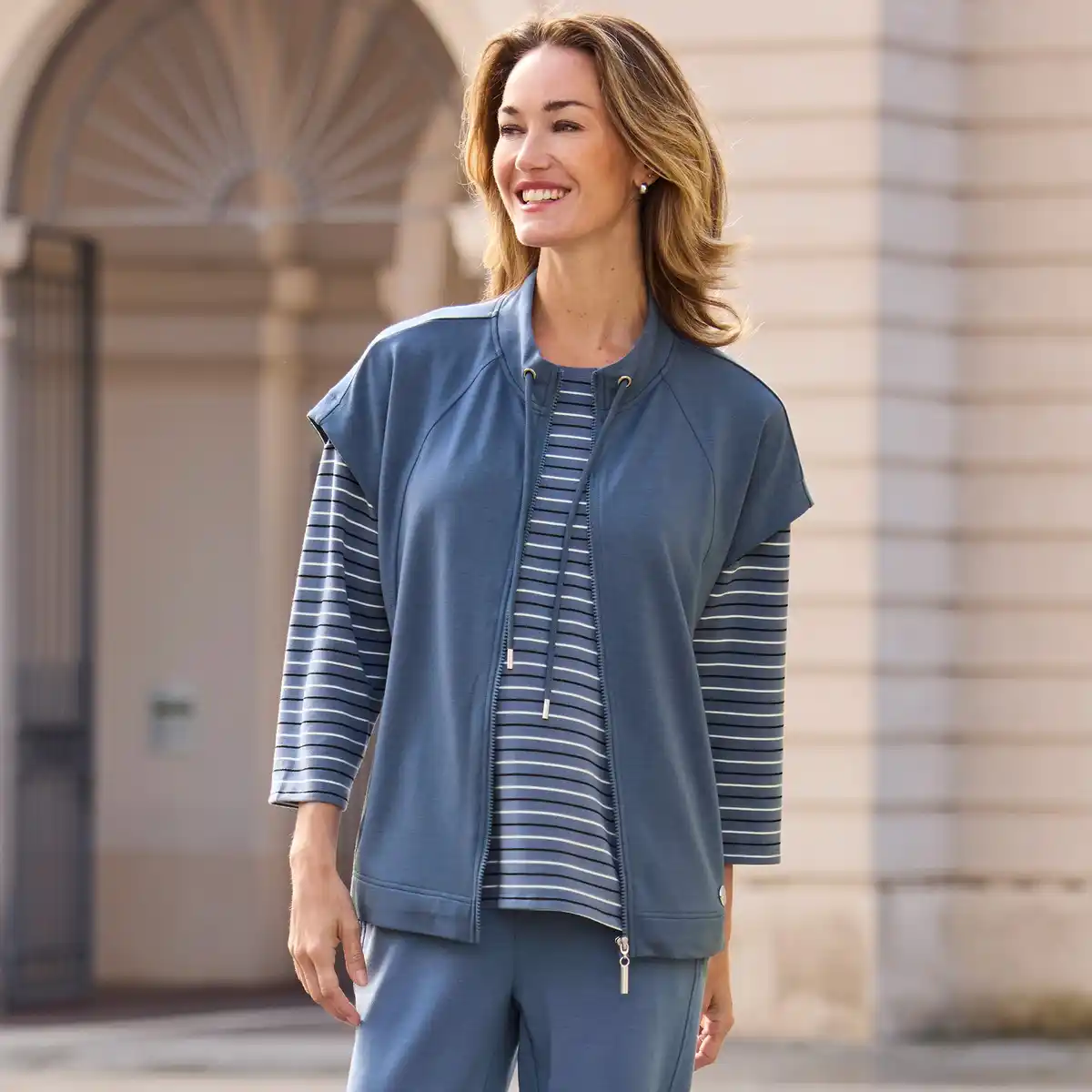 Bild 1 von Damen-Indoor-Weste mit Stehkragen