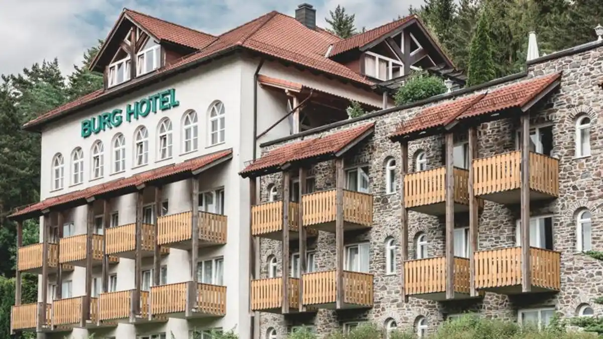 Bild 1 von Eigene Anreise Bayerischer Wald - Neukirchen beim Heiligen Blut: Erholungsurlaub im Burghotel am Hohen Bogen