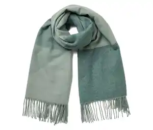 Gemusterter Webschal mit Fransen