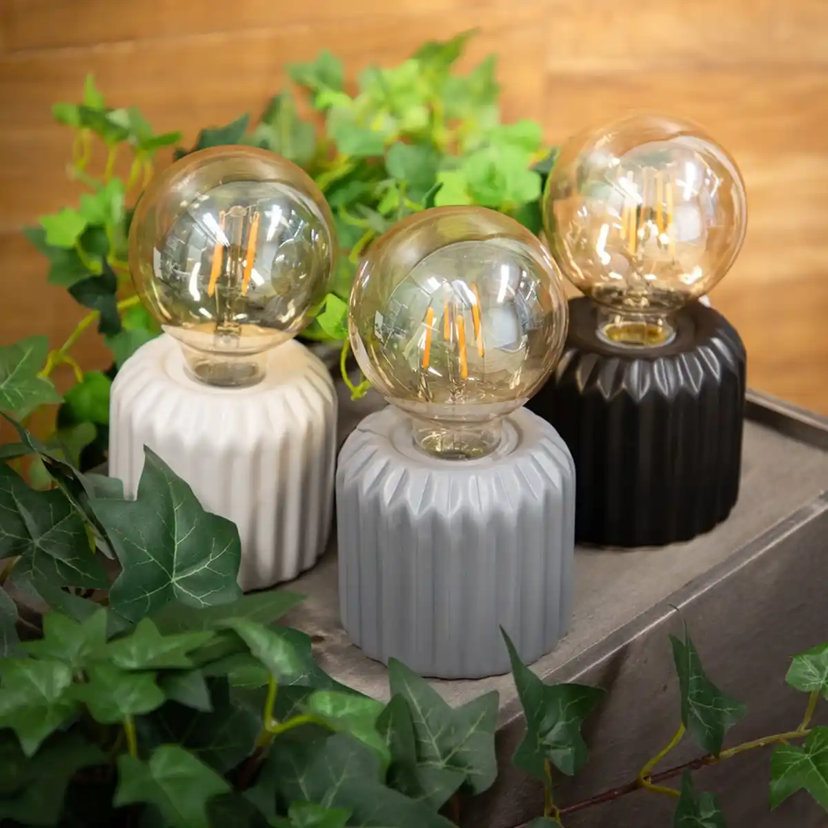 Bild 1 von LED-Glühbirne auf Ständer