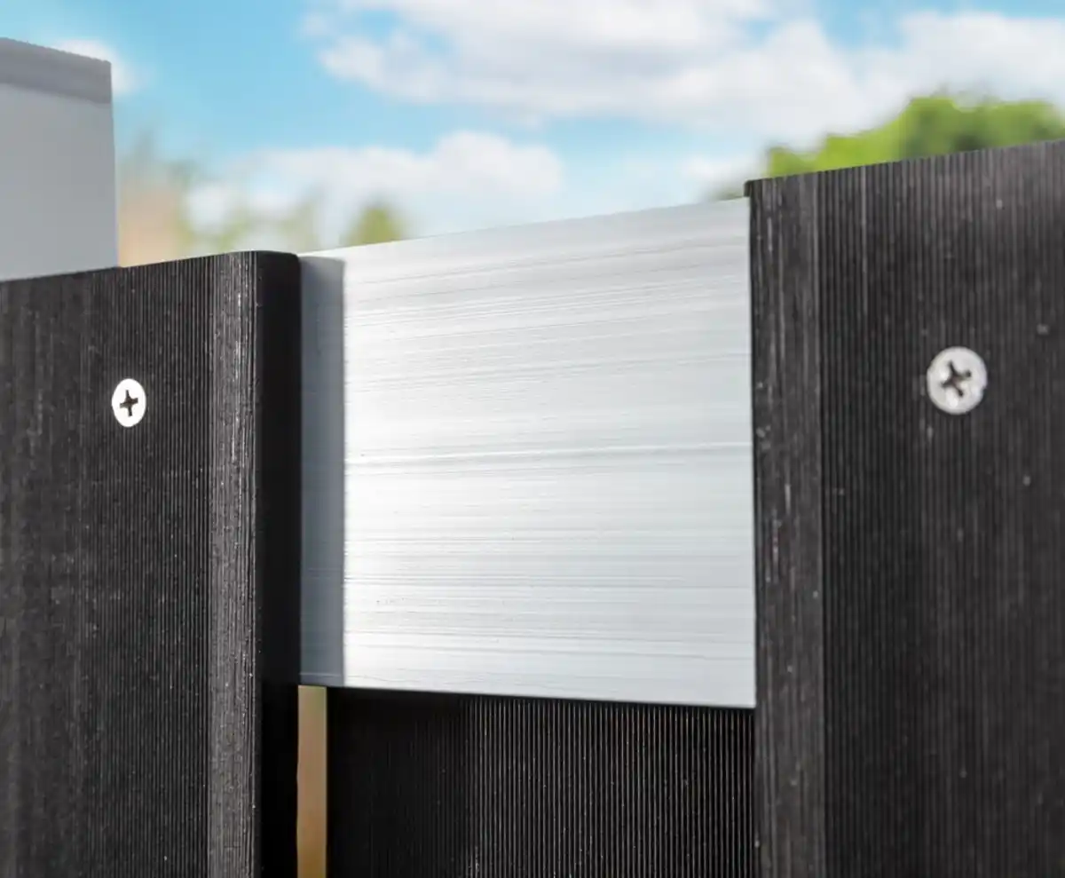 Bild 3 von WPC-Sichtschutzzaun CARMENO - 5x Element + 6x Pfosten - Schwarz