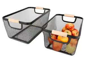 Drahtkorb mit Holzgriff