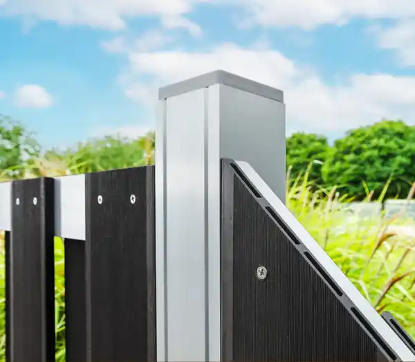 Bild 3 von WPC-Sichtschutzzaun CARMENO - 1x Element + 2x Pfosten - Schwarz