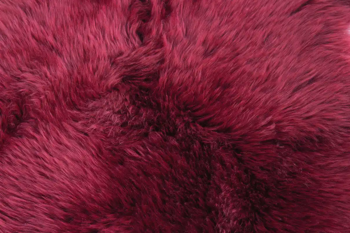 Bild 1 von Teppich Schaffell 85 x 60 cm burgund