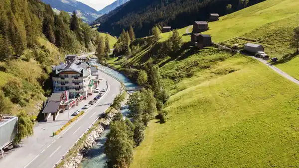 Bild 1 von Eigene Anreise Österreich/Tirol - Paznauntal: 4-Sterne-Hotel Höllroah in Kappl