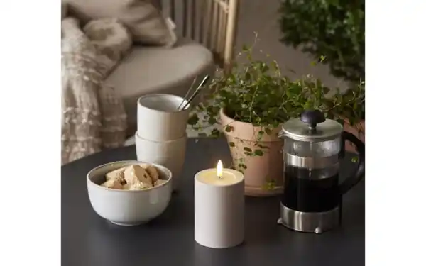 Bild 2 von Outdoor LED Kerze Flamme soft, beige, 12,5 cm