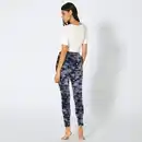 Bild 4 von Damen-Homewear-Velvet-Leggings mit Blumen-Muster