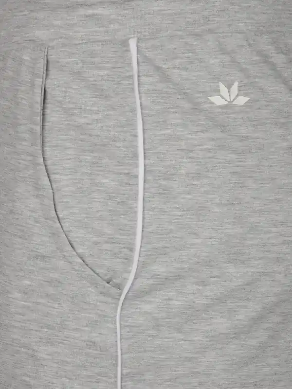 Bild 4 von Damen Jogginghose in Kurzgröße Silber