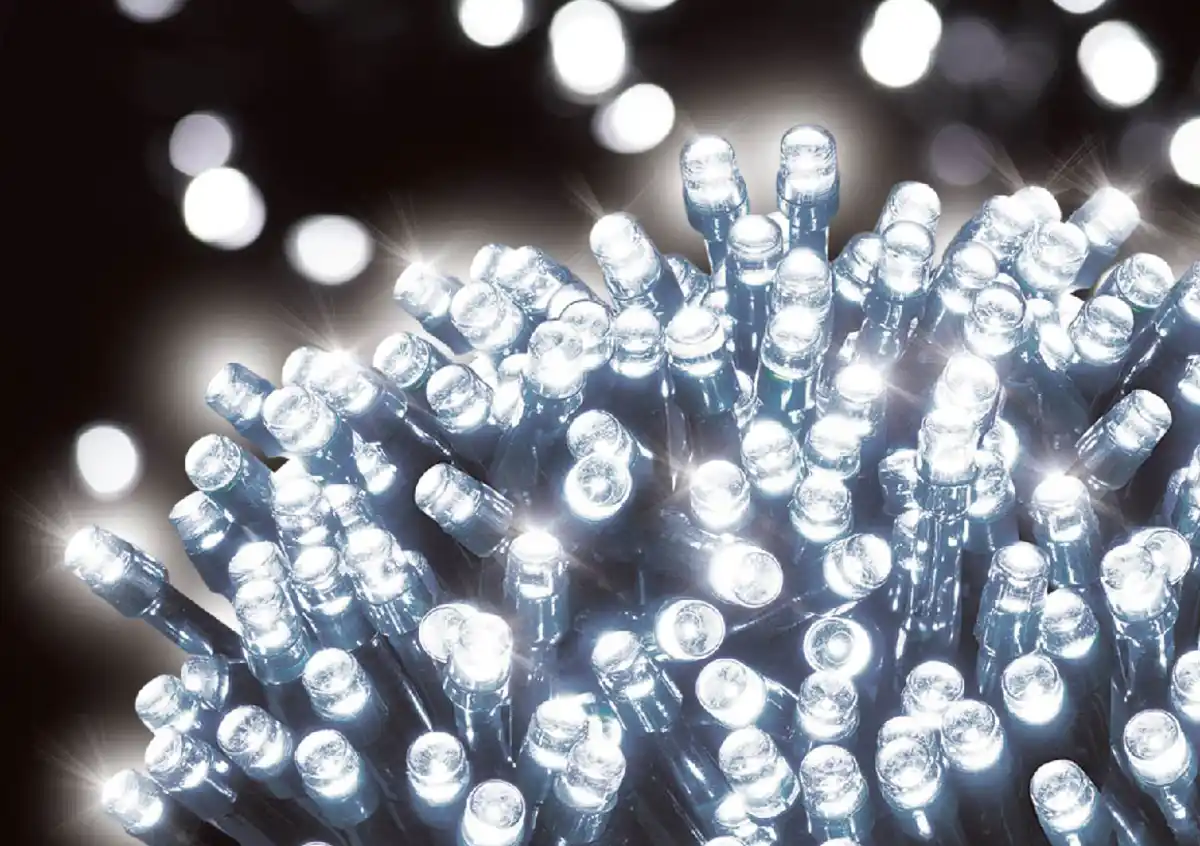 Bild 1 von 400er Lichterkette kaltweiß LEDs 8 Funktionen Timer IP44 NT