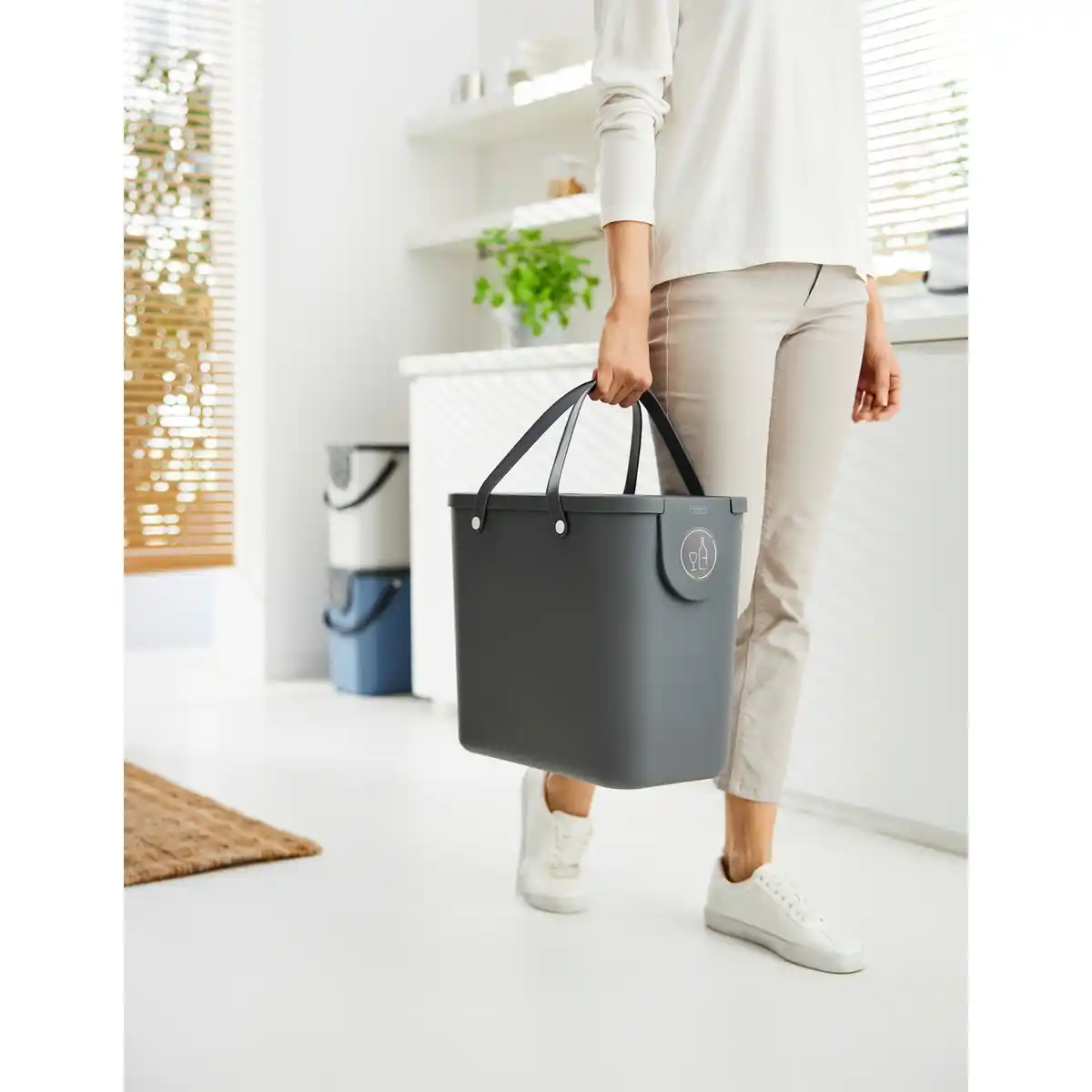 Bild 2 von Mülleimer »Albula«, Schwingdeckel, 25 l, Kunststoff (PP)