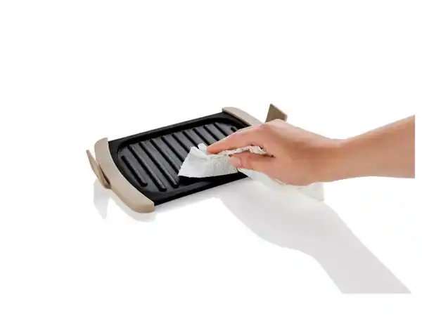 Bild 3 von SILVERCREST® KITCHEN TOOLS Mikrowelle 4 in 1 SMW 900 A1 + Grillplatten