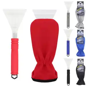 Eiskratzer mit Handschuh