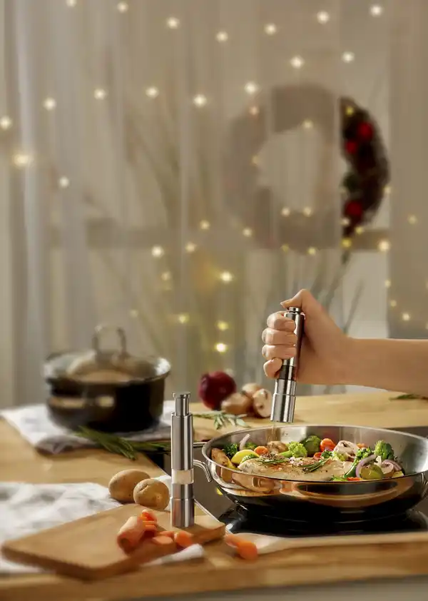 Bild 3 von IDEENWELT Salz- und Pfefferstreuer 2er-Set