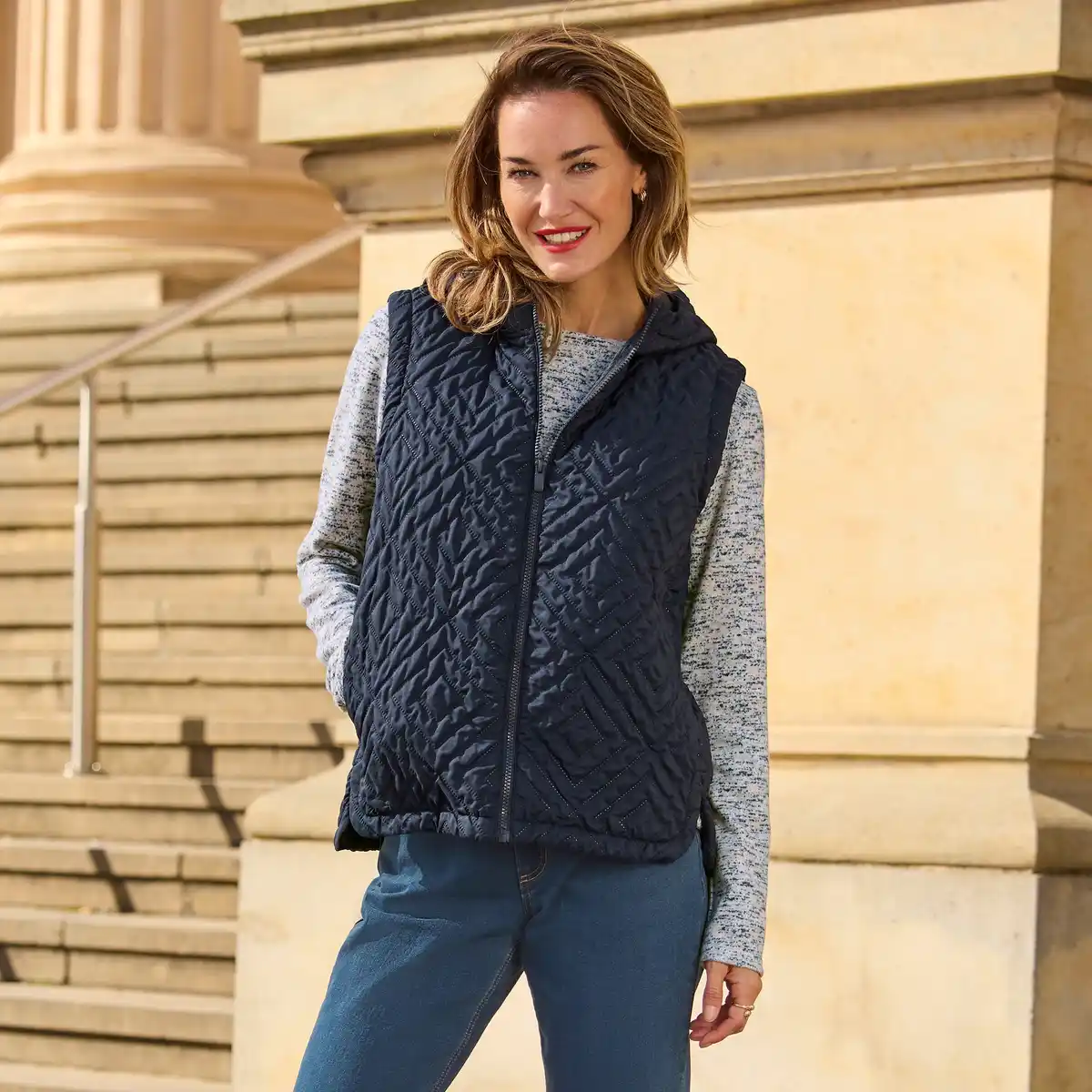 Bild 1 von Damen-Weste mit Kapuze