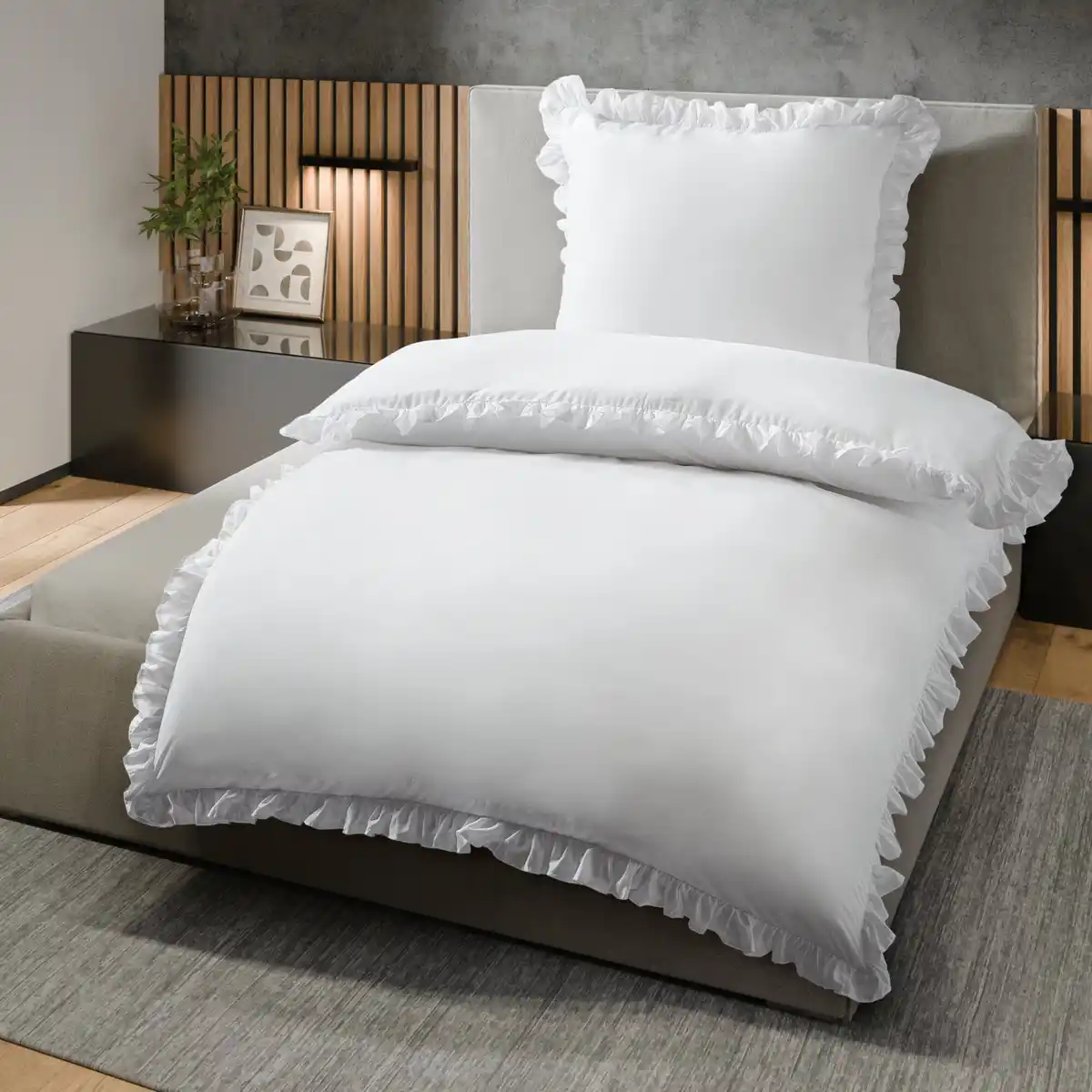 Bild 1 von Mikrofaser-Bettwäsche-Garnitur mit Rüschen