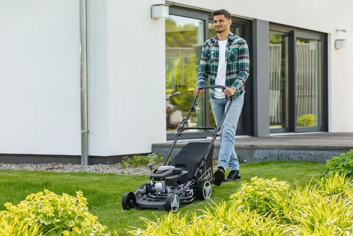 Bild 2 von Benzin-Rasenmäher LM150-46P