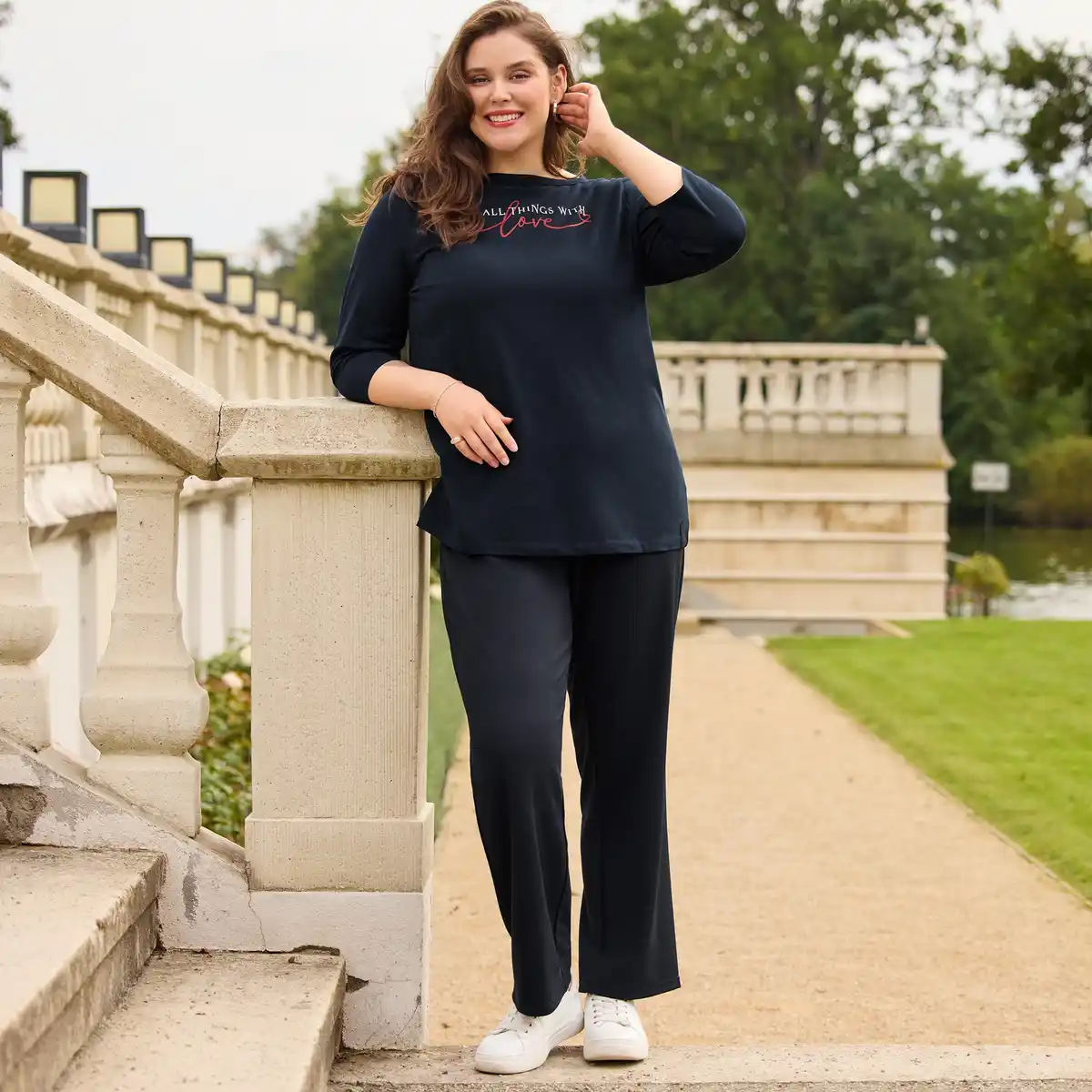 Bild 1 von Damen-Stoffhose mit Gummizug, große Größen