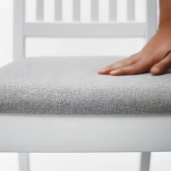 Bild 4 von NÄSINGE / NÄSINGE Tisch und 4 Stühle, weiß/weiß Tibbleby beige/grau, 130/190x80 cm