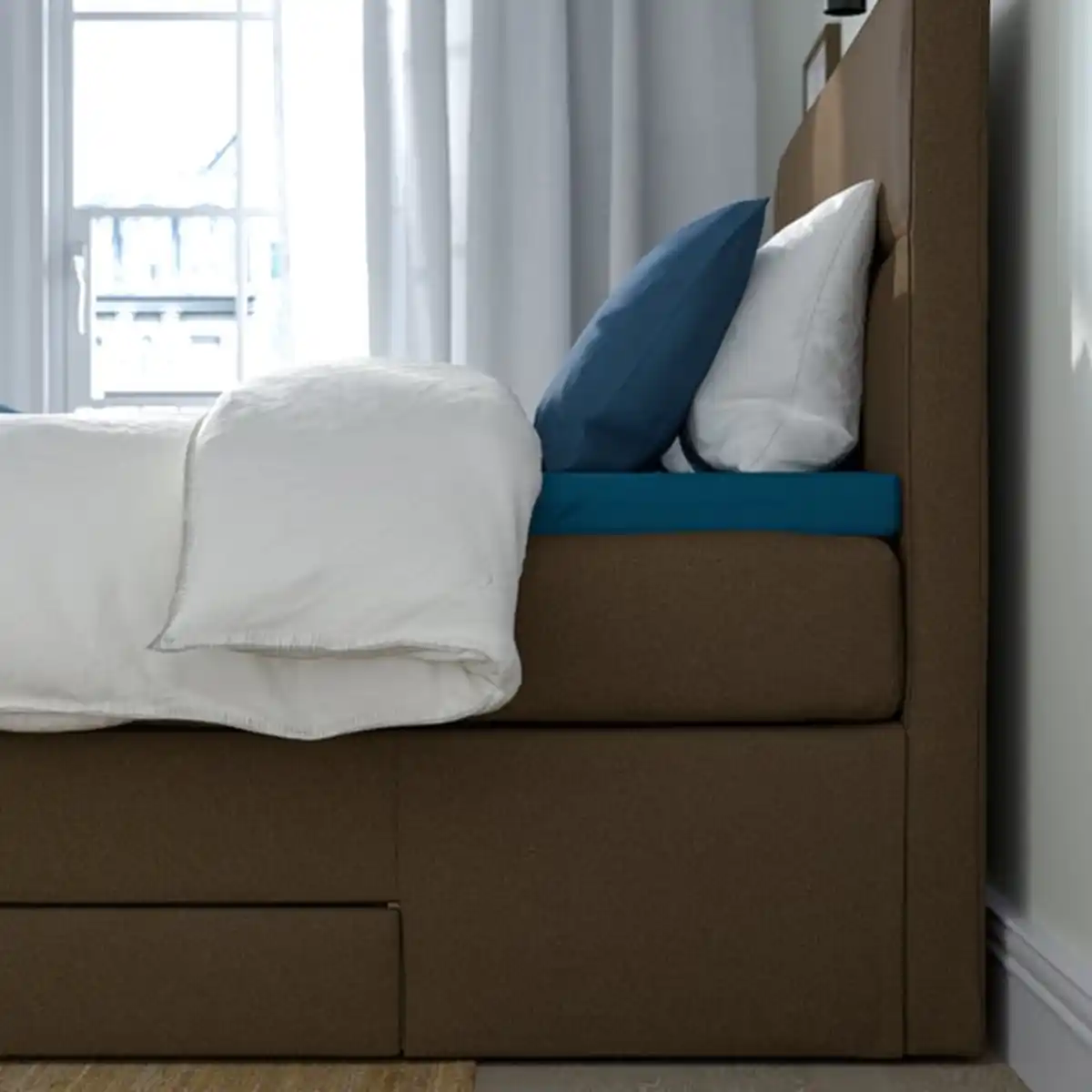 Bild 4 von HEMFJÄLLET Boxspringbett mit Bettkasten, Valevåg mittelfest/Nisseholm Tonerud dunkel graubraun, 180x200 cm