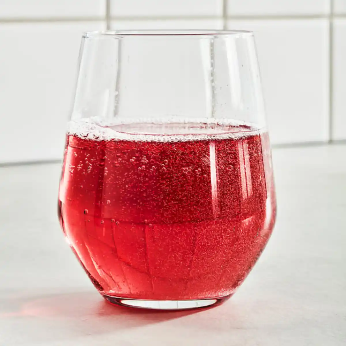 Bild 2 von ISKUB Sprudelgetränk, Preiselbeergeschmack/mit Zucker und Süßstoffen, 500 ml