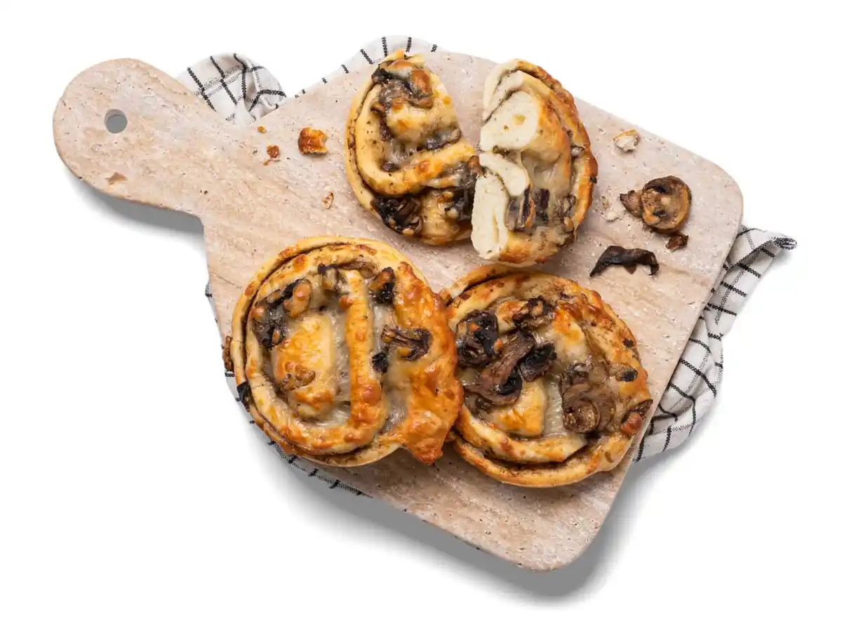 Bild 1 von Pizzaschnecke mit Pilzen, Stück