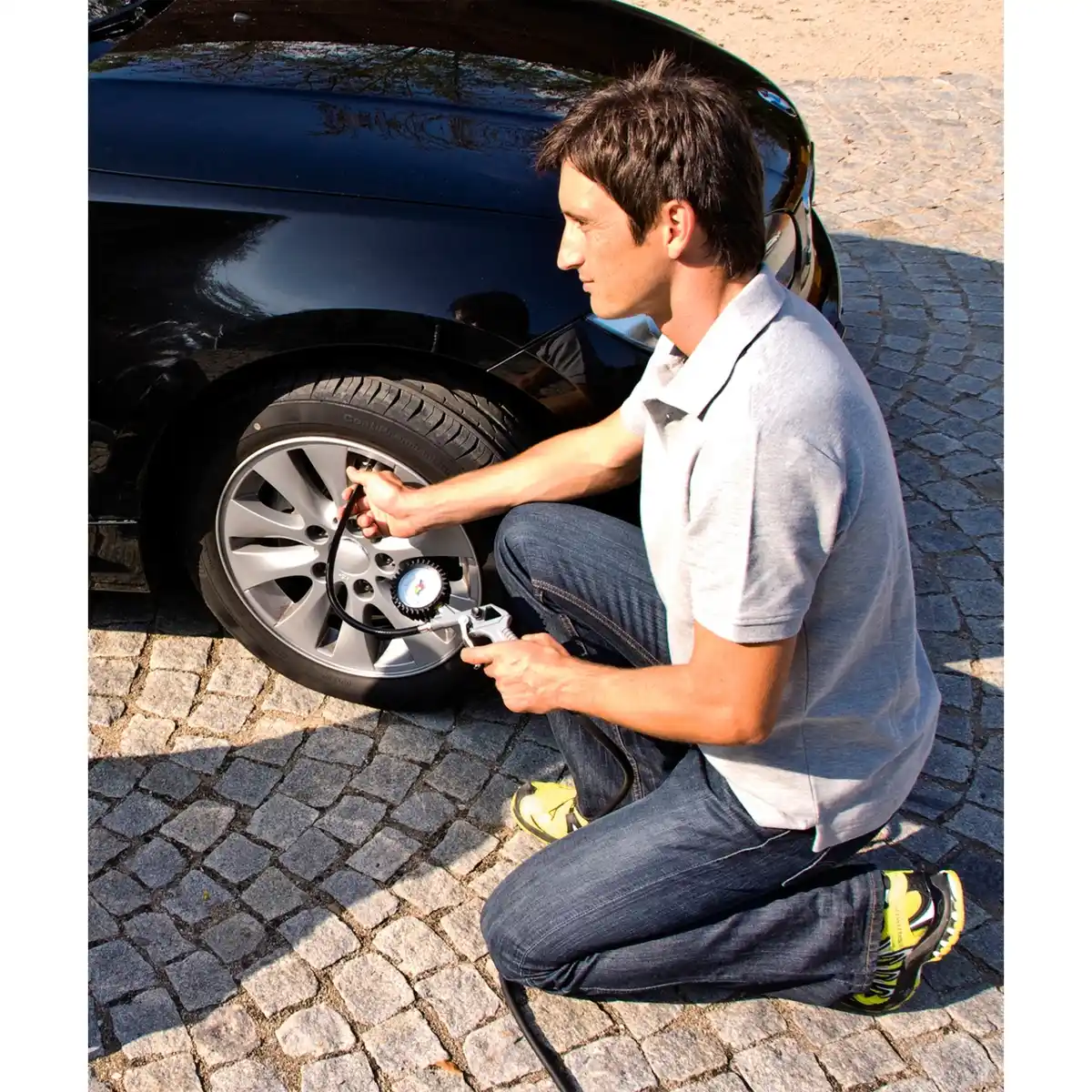 Bild 3 von KRAFTRONIC Kompressor, ölfrei, 8 bar, 6 Liter Drucklufttank