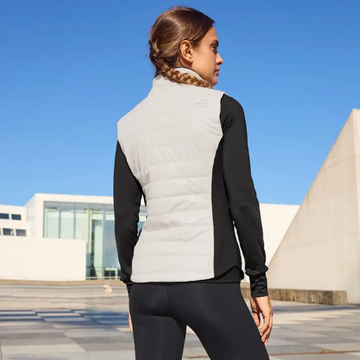 Bild 4 von Damen-Outdoor-Funktions-Weste mit Stehkragen