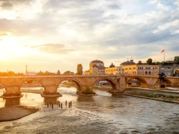 Bild 1 von Rundreisen Albanien, Kosovo & Nordmazedonien: Flexible Mietwagen-Rundreise ab/an Tirana: Balkan Panorama: Städte, Seen & Küsten