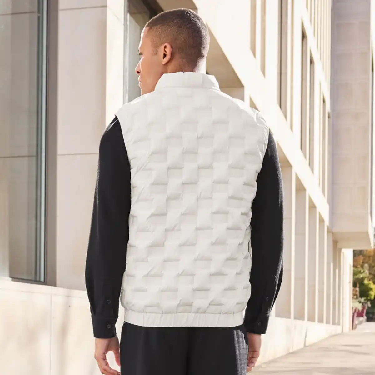Bild 4 von Herren-Steppweste mit Stehkragen