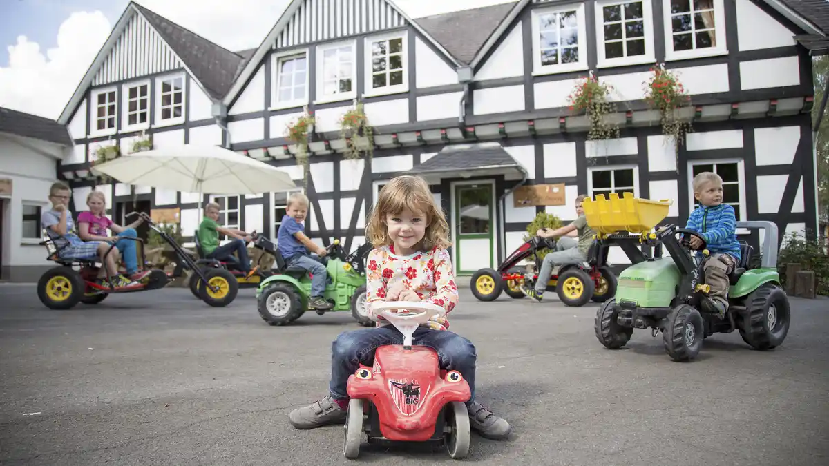 Bild 1 von Deutschland - Sauerland - Schmallenberg - Das Kinderparadies Landhaus Schulte-Göbel