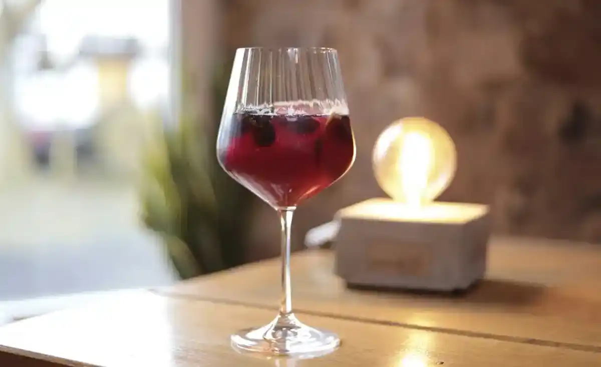 Bild 2 von Nachtmann Gin & Tonic Gläser mit Glastrinkhalmen 4er Set Tastes Good