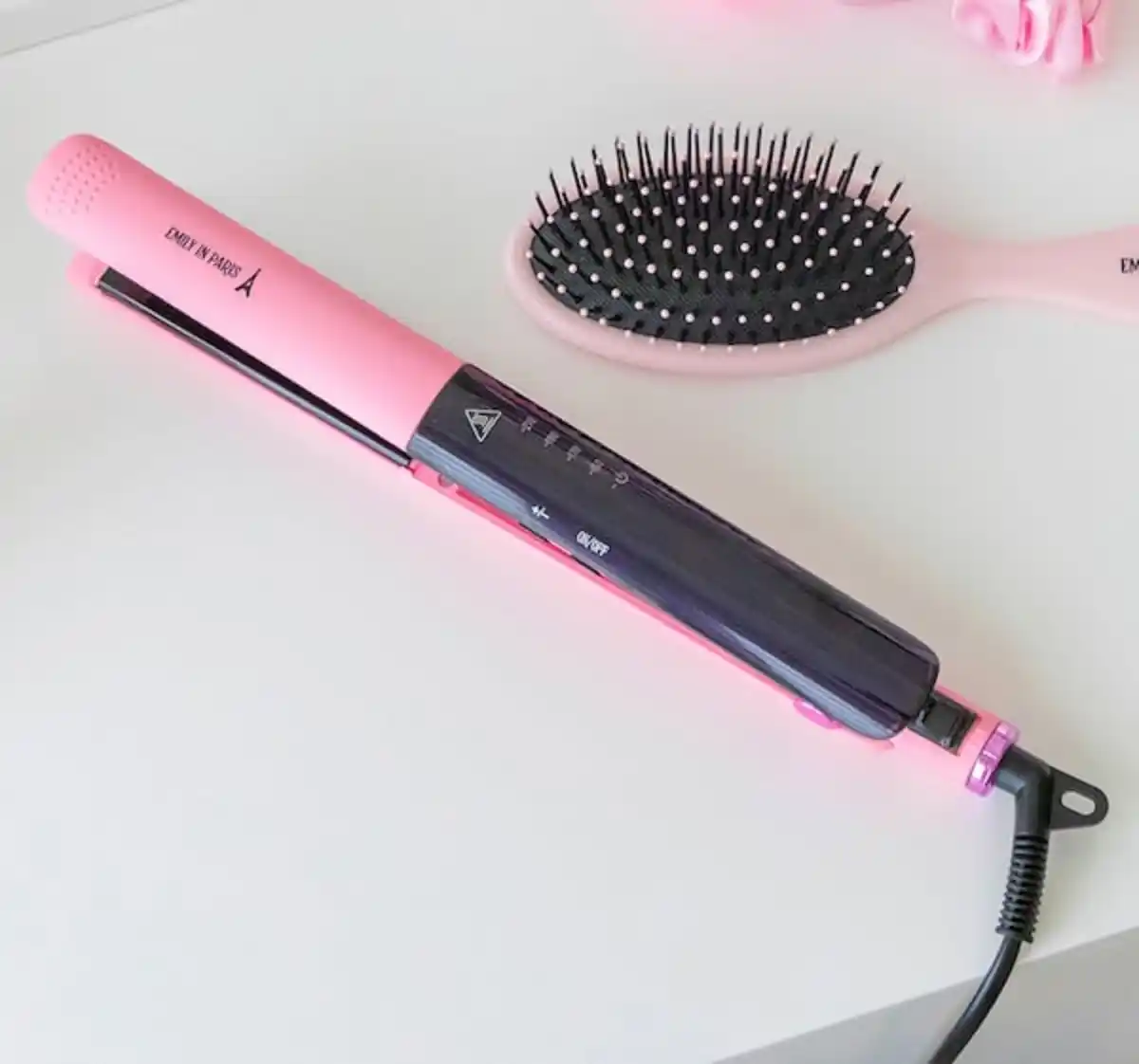 Bild 1 von EMILY IN PARIS Haarglätter*