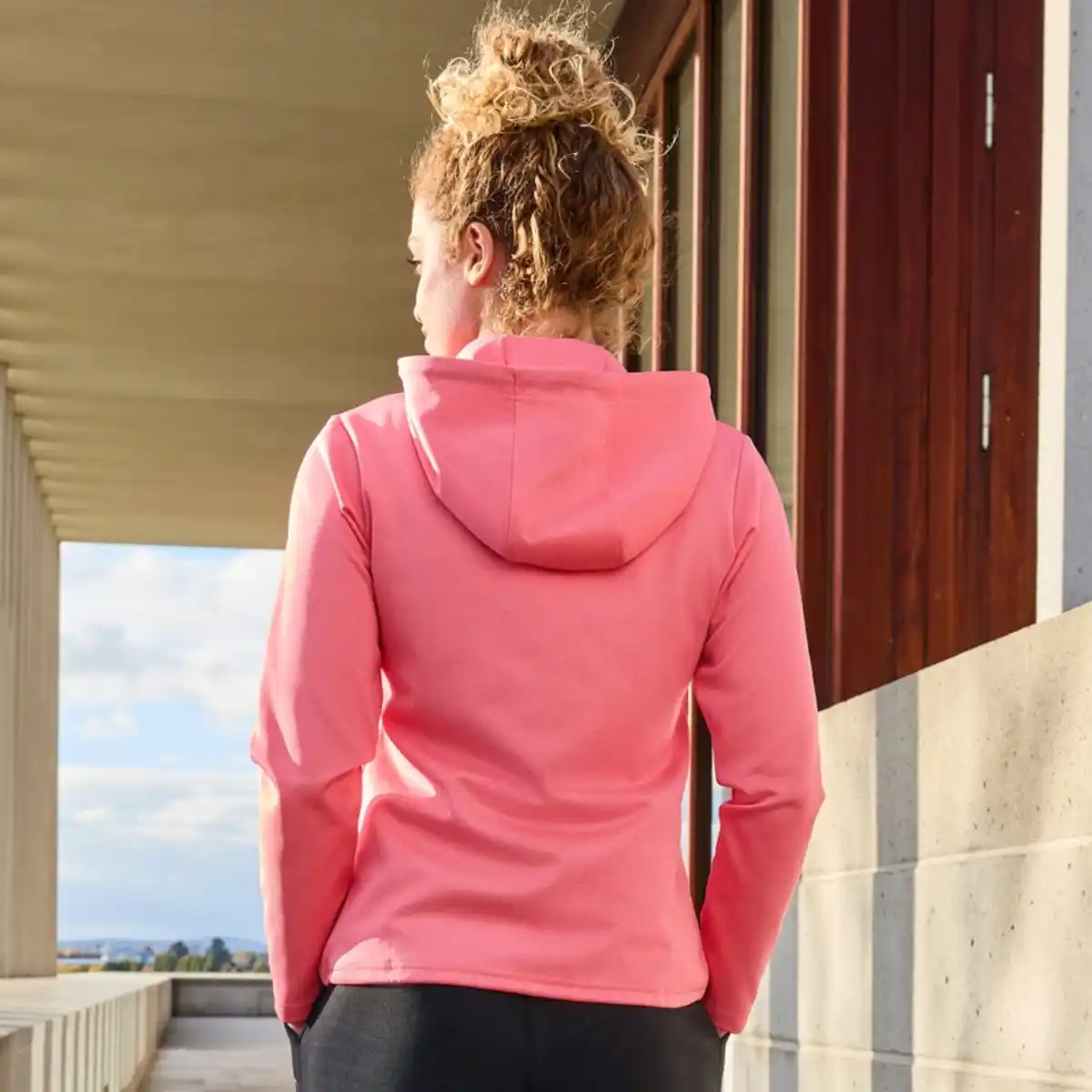 Bild 4 von Damen-Trainingsjacke mit Kapuze