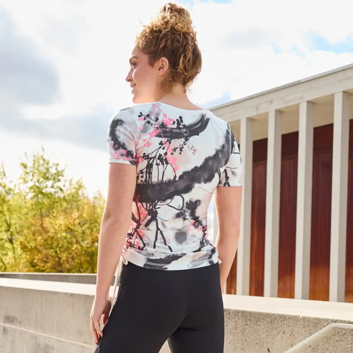 Bild 4 von Damen-Funktions-T-Shirt mit seitlichen Bindebändern